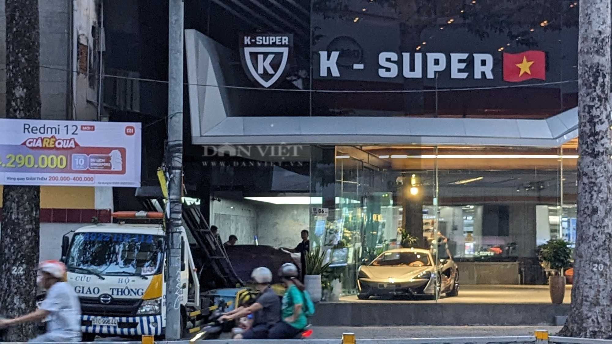 Đang di chuyển các siêu xe tại K-SUPER của Phan Công Khanh - Ảnh 1.