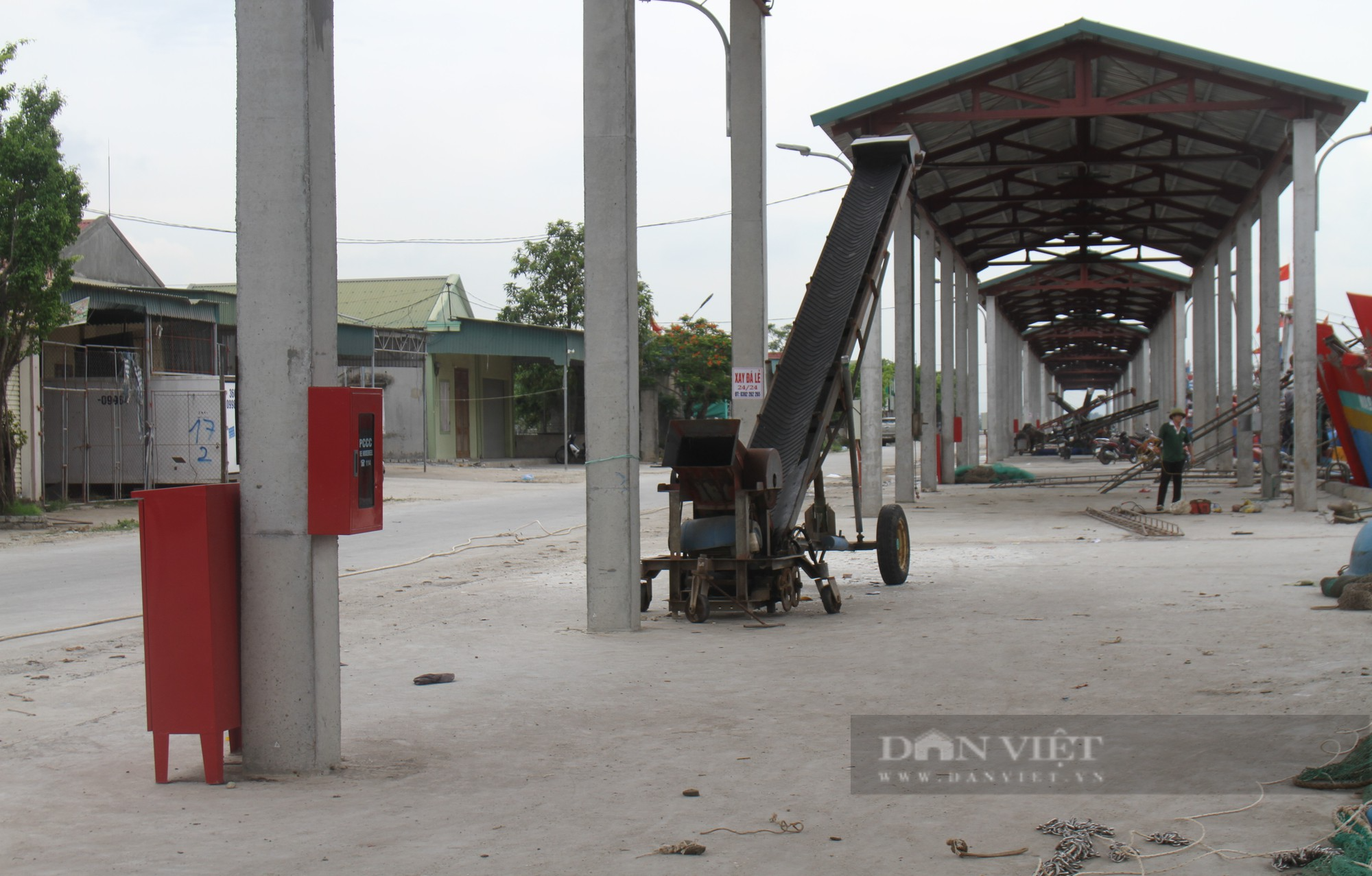 Vụ cháy hàng loạt tàu cá: Cảng Lạch Quèn có hệ thống phòng cháy hiện đại nhưng trống rỗng - Ảnh 7.