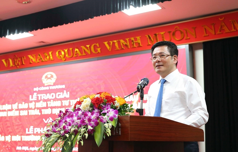 Bộ trưởng Nguyễn Hồng Diên phát động cuộc thi viết nhằm mục tiêu “không đánh đổi môi trường lấy tăng trưởng kinh tế” - Ảnh 1.