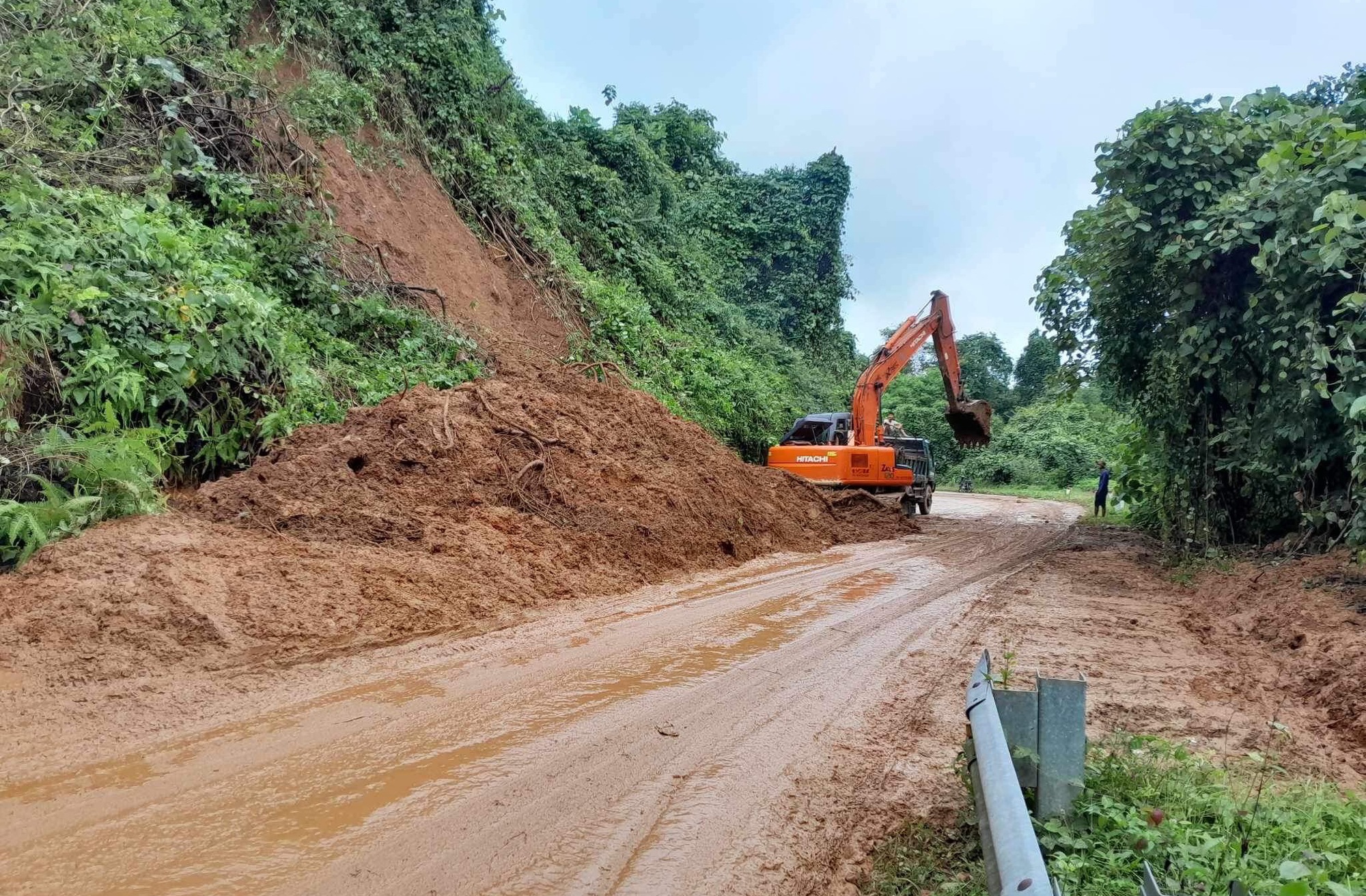 Vì sao Bình Thuận kiến nghị Bộ GTVT công bố tình huống khẩn cấp về thiên tai? - Ảnh 3.