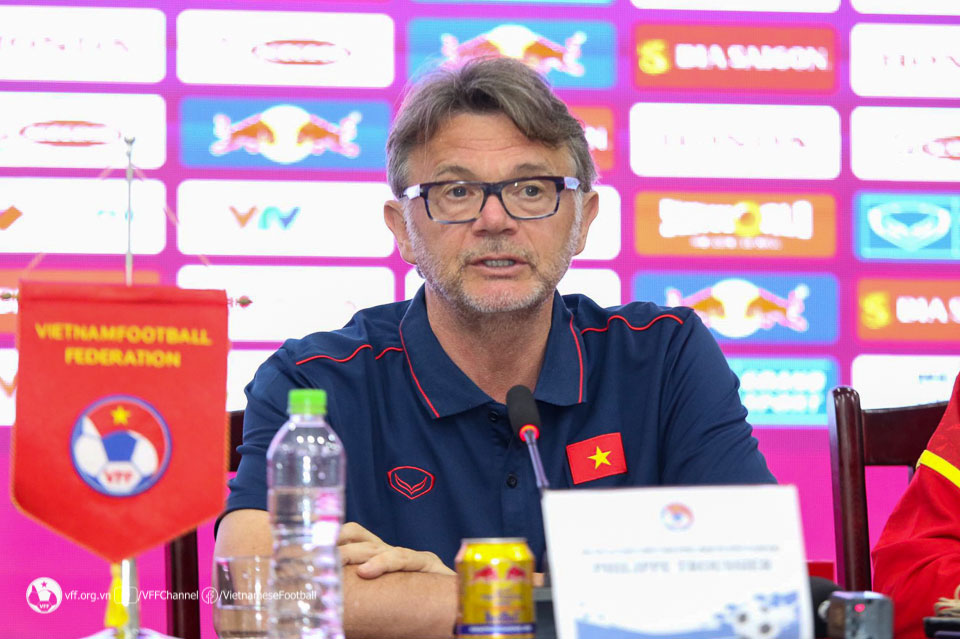 Tin tối (1/8): HLV Troussier quy hoạch 100 cầu thủ cho tham vọng dự World Cup 2026 - Ảnh 1.