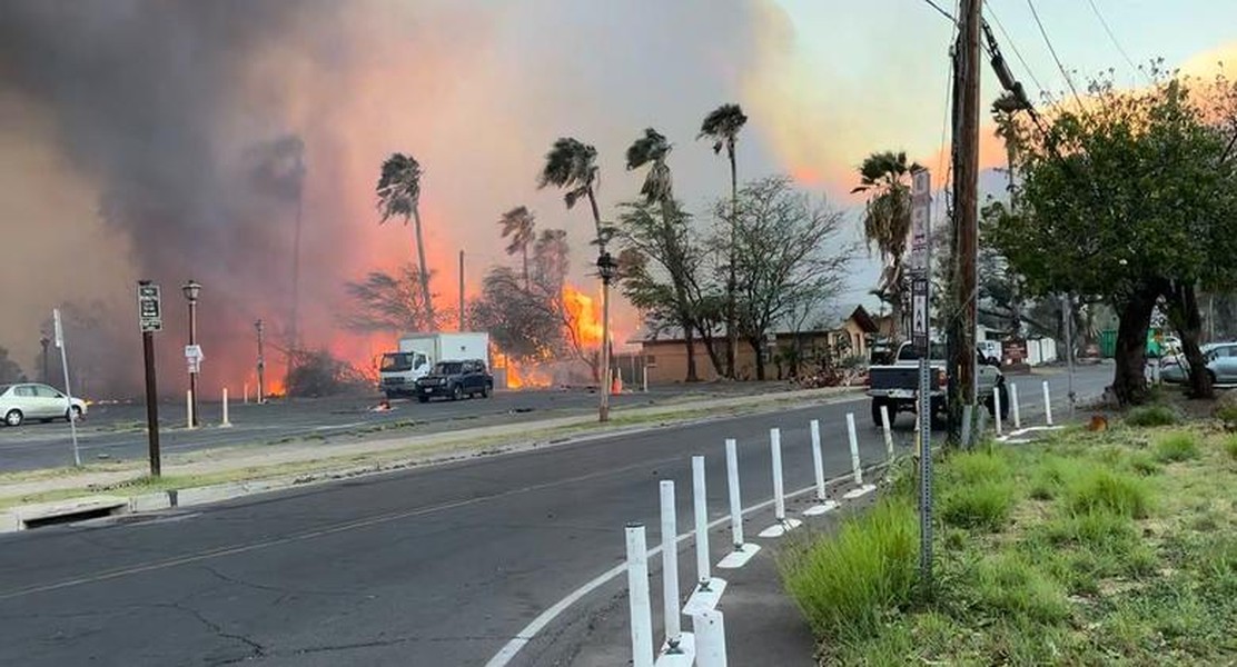 Cận cảnh cháy rừng chưa từng có ở Hawaii, hàng chục người thiệt mạng - Ảnh 11.