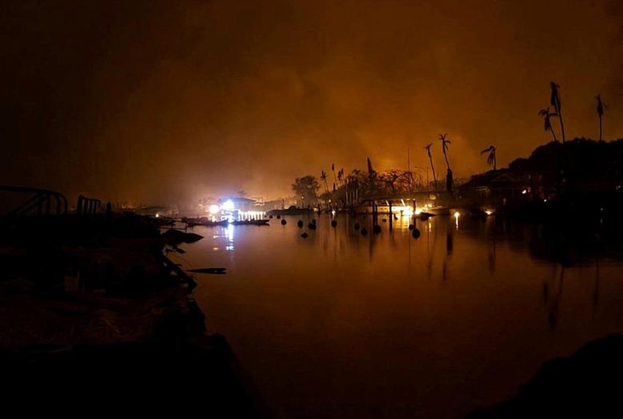 Cận cảnh cháy rừng chưa từng có ở Hawaii, hàng chục người thiệt mạng - Ảnh 12.