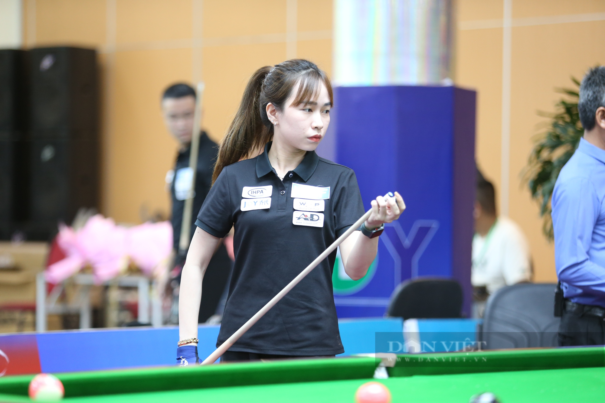 Sheron Li - hotgirl billiards Trung Quốc làm mê mẩn các cơ thủ Sài thành - Ảnh 2.