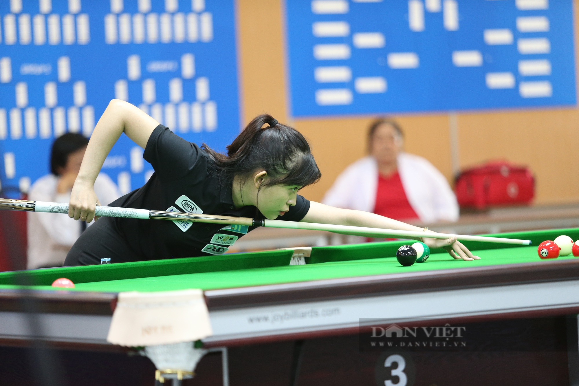 Sheron Li - hotgirl billiards Trung Quốc làm mê mẩn các cơ thủ Sài thành - Ảnh 8.