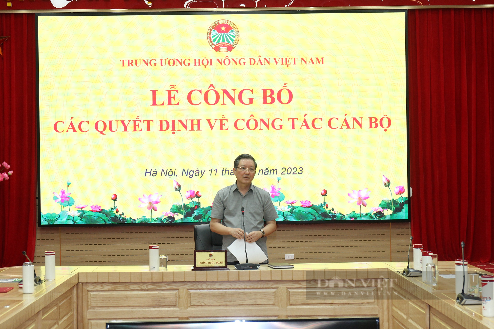 Chủ tịch Hội Nông dân Việt Nam Lương Quốc Đoàn trao các quyết định về công tác cán bộ - Ảnh 2.