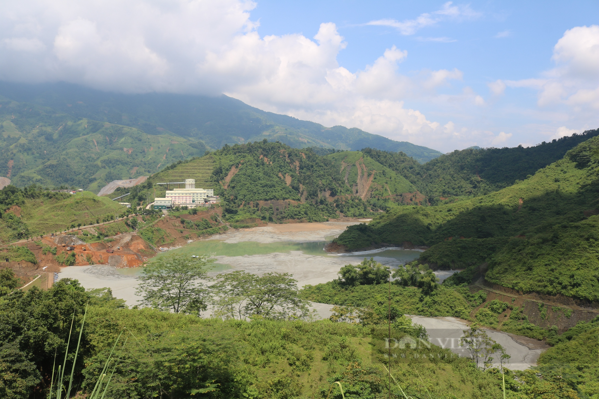 Nhiều tài sản của nông dân mất trắng do vỡ cống hồ thải quặng đuôi Nhà máy tuyển đồng Tả Phời ở Lào Cai - Ảnh 2.