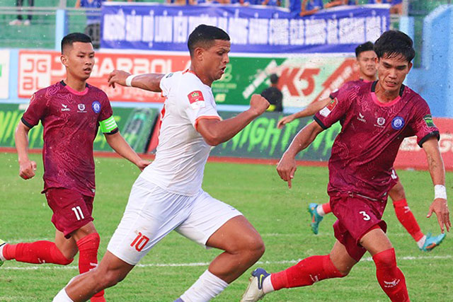 Lucao lập hat-trick, SHB Đà Nẵng vẫn rớt hạng - Ảnh 2.