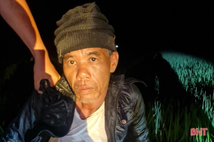 Đã bắt được nghi phạm sát hại hàng xóm ở Hà Tĩnh sau 5 ngày lẩn trốn - Ảnh 1.