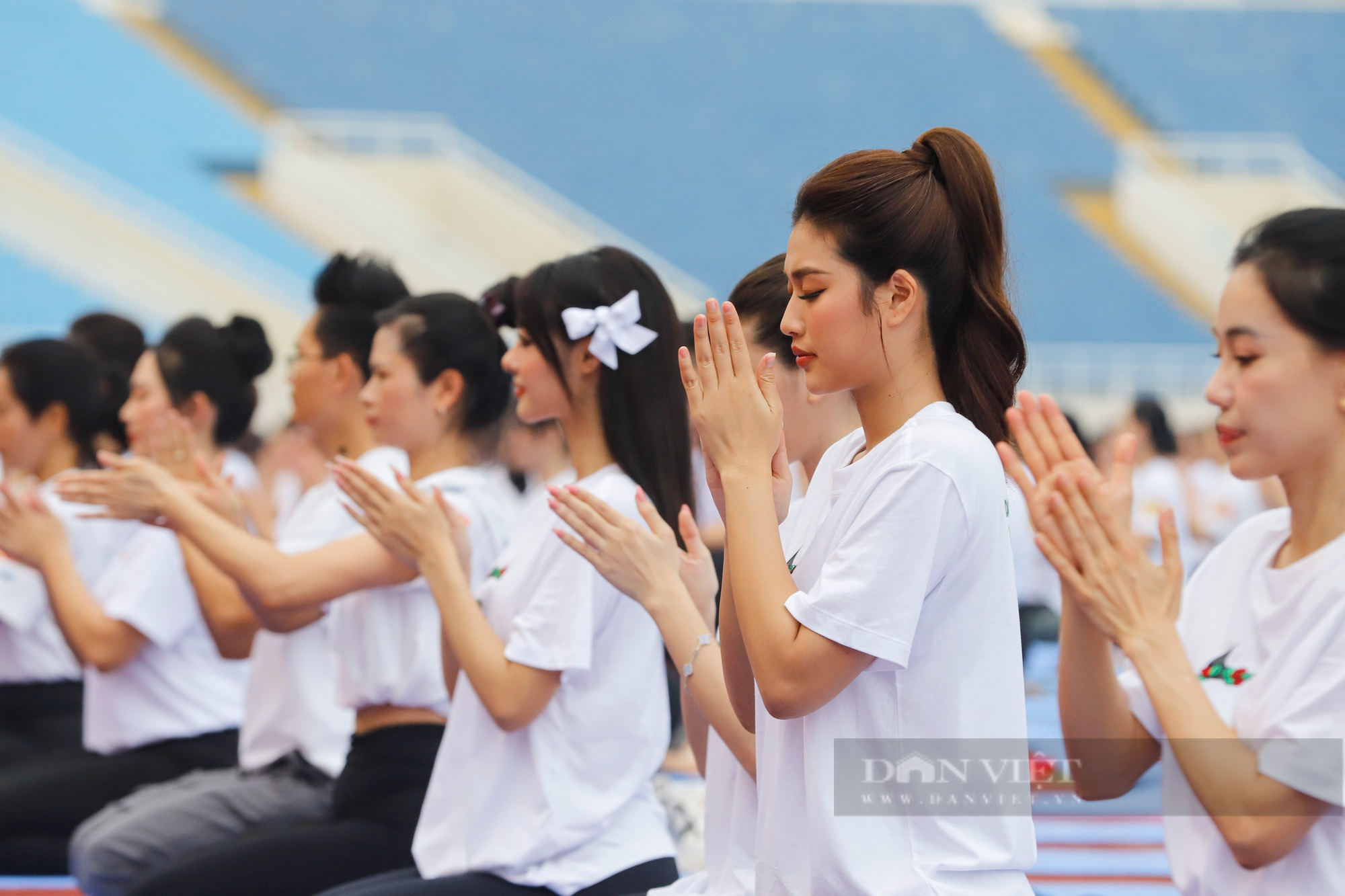 Dàn hoa hậu, á hậu Việt Nam khoe sắc trong màn đồng diễn Yoga đông người nhất Việt Nam - Ảnh 5.