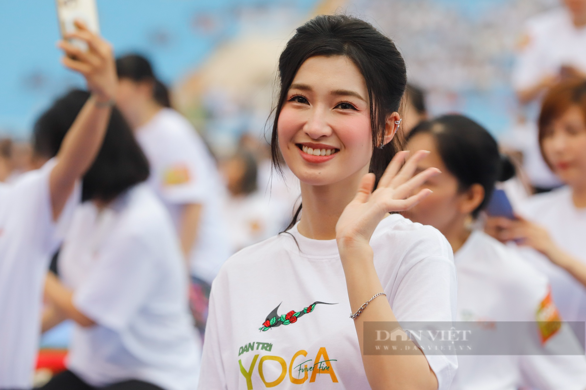 Dàn hoa hậu, á hậu Việt Nam khoe sắc trong màn đồng diễn Yoga đông người nhất Việt Nam - Ảnh 6.