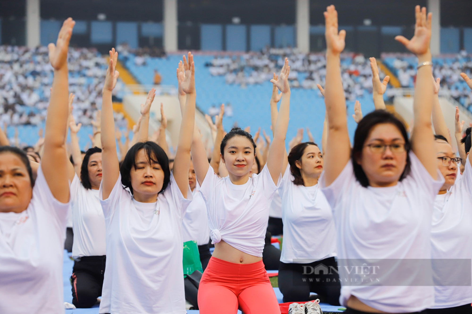 Dàn hoa hậu, á hậu Việt Nam khoe sắc trong màn đồng diễn Yoga đông người nhất Việt Nam - Ảnh 9.