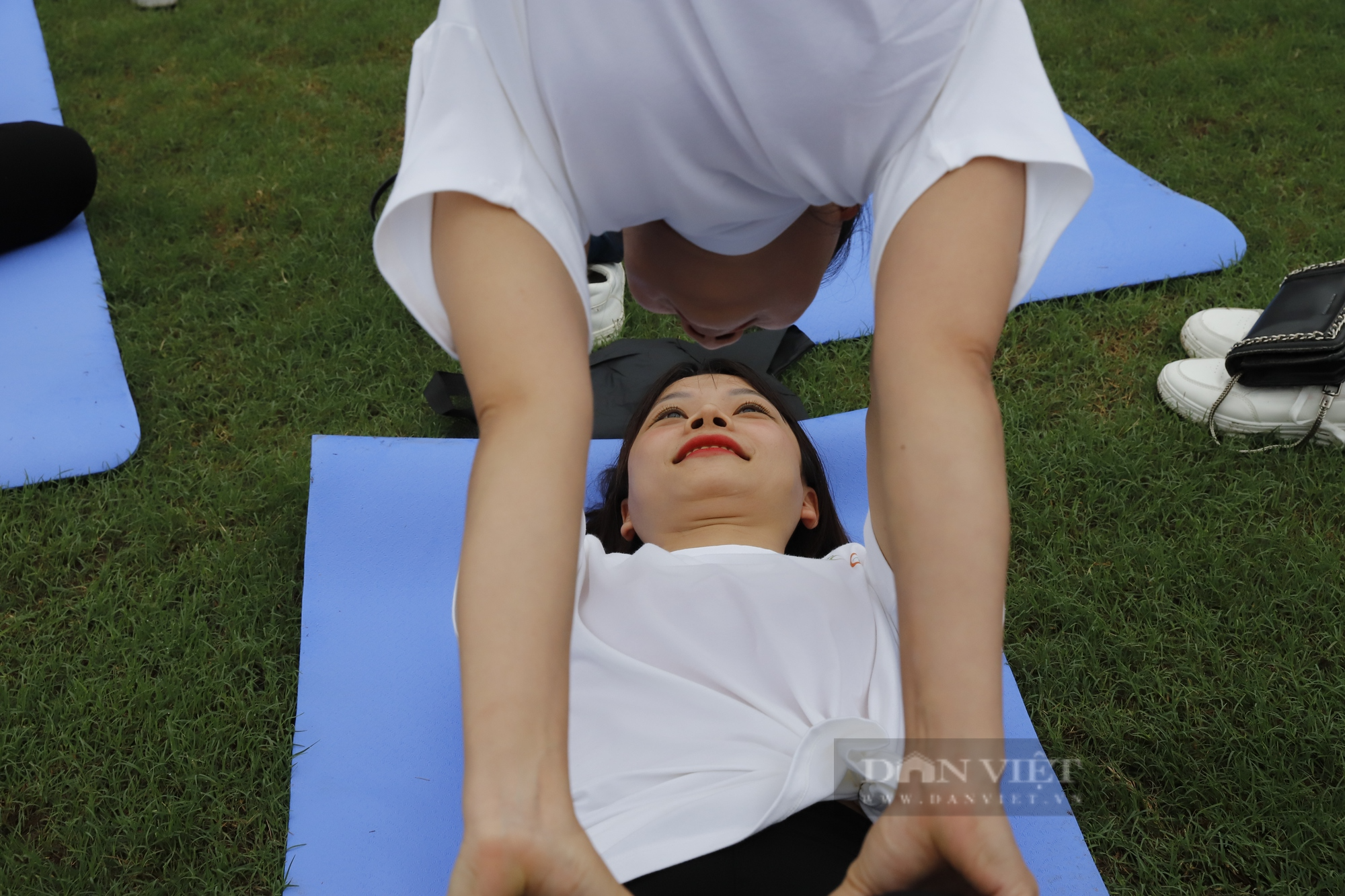 Dàn hoa hậu, á hậu Việt Nam khoe sắc trong màn đồng diễn Yoga đông người nhất Việt Nam - Ảnh 10.