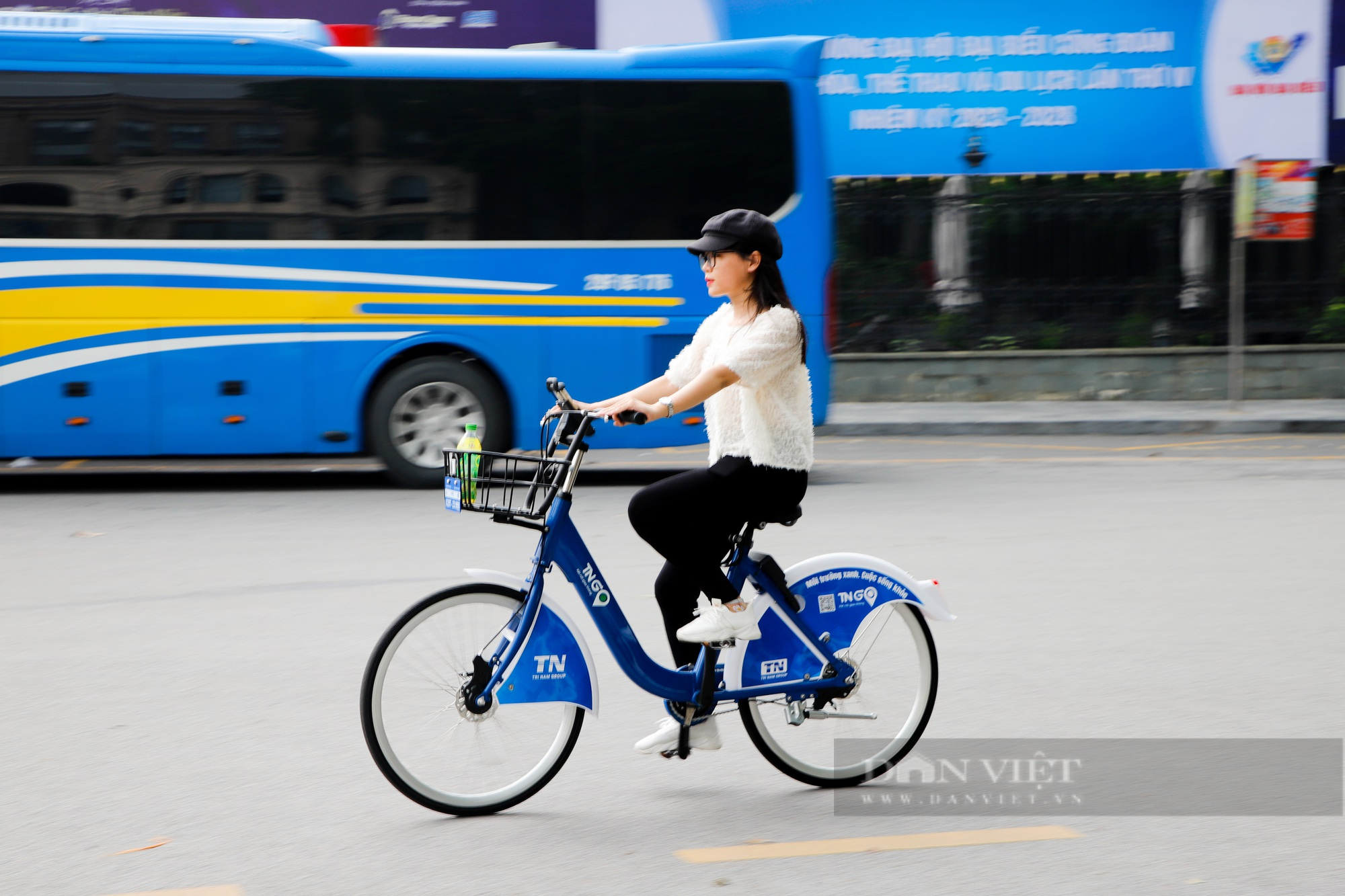 Người dân Thủ đô hào hứng trải nghiệm xe đạp công cộng - Ảnh 11.