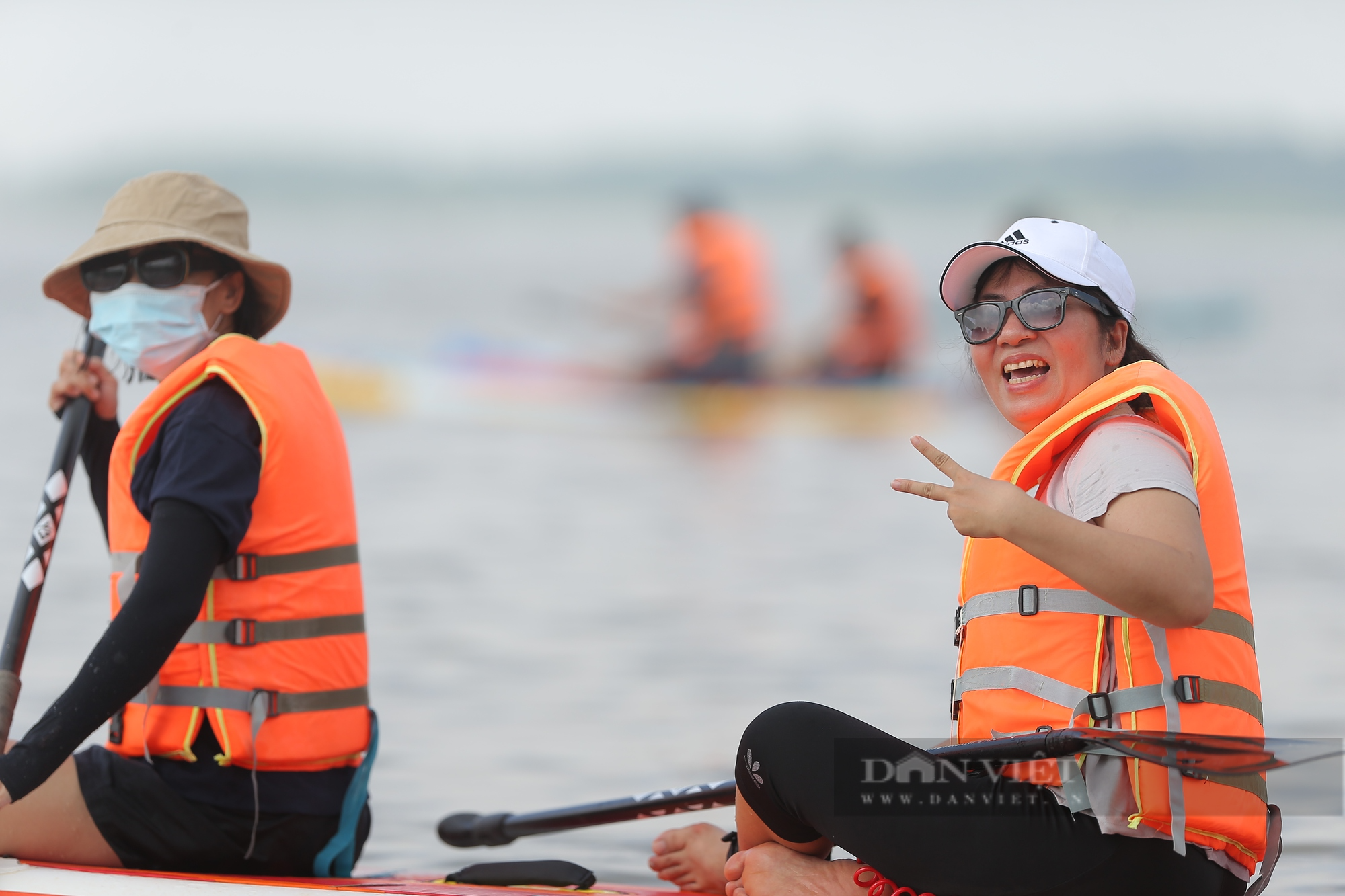 Người Sài Gòn tìm chốn bình yên giữa mênh mông sông nước với trải nghiệm chèo sup - Ảnh 13.