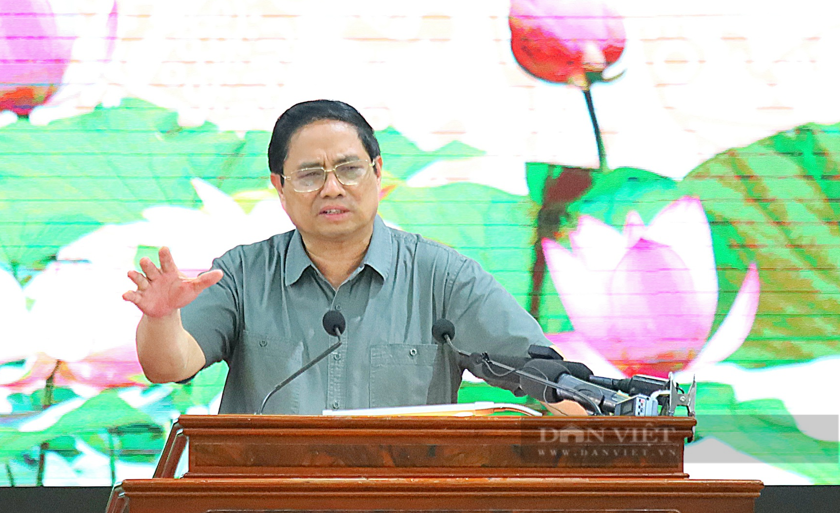Thủ tướng Phạm Minh Chính: Phải ổn định đời sống các hộ dân bị ảnh hưởng bởi sạt lở bờ sông, bờ biển vùng ĐBSCL - Ảnh 1.