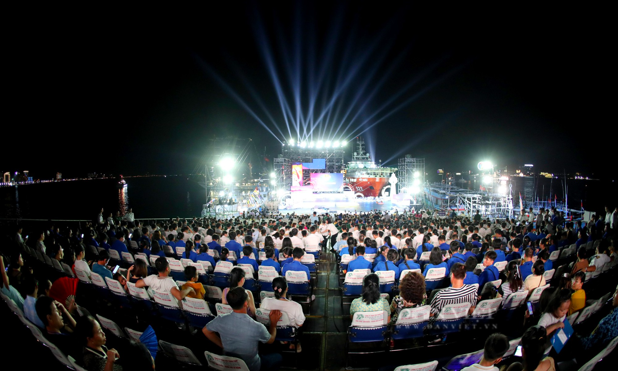 Phó thủ tướng Trần Hồng Hà dự chương trình chính luận nghệ thuật “Mạnh giàu từ biển quê hương”  - Ảnh 6.