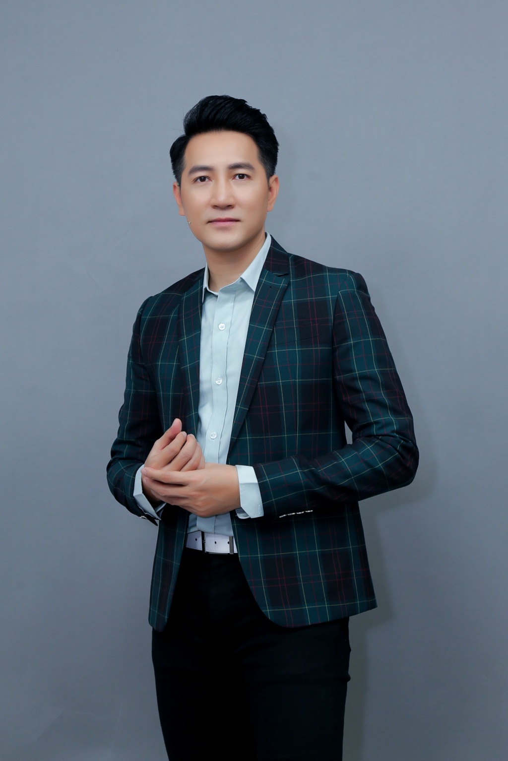 Ca sĩ Nguyễn Phi Hùng: “Múa đám cưới thu nhập còn cao hơn nghệ sĩ múa chuyên nghiệp” - Ảnh 3.