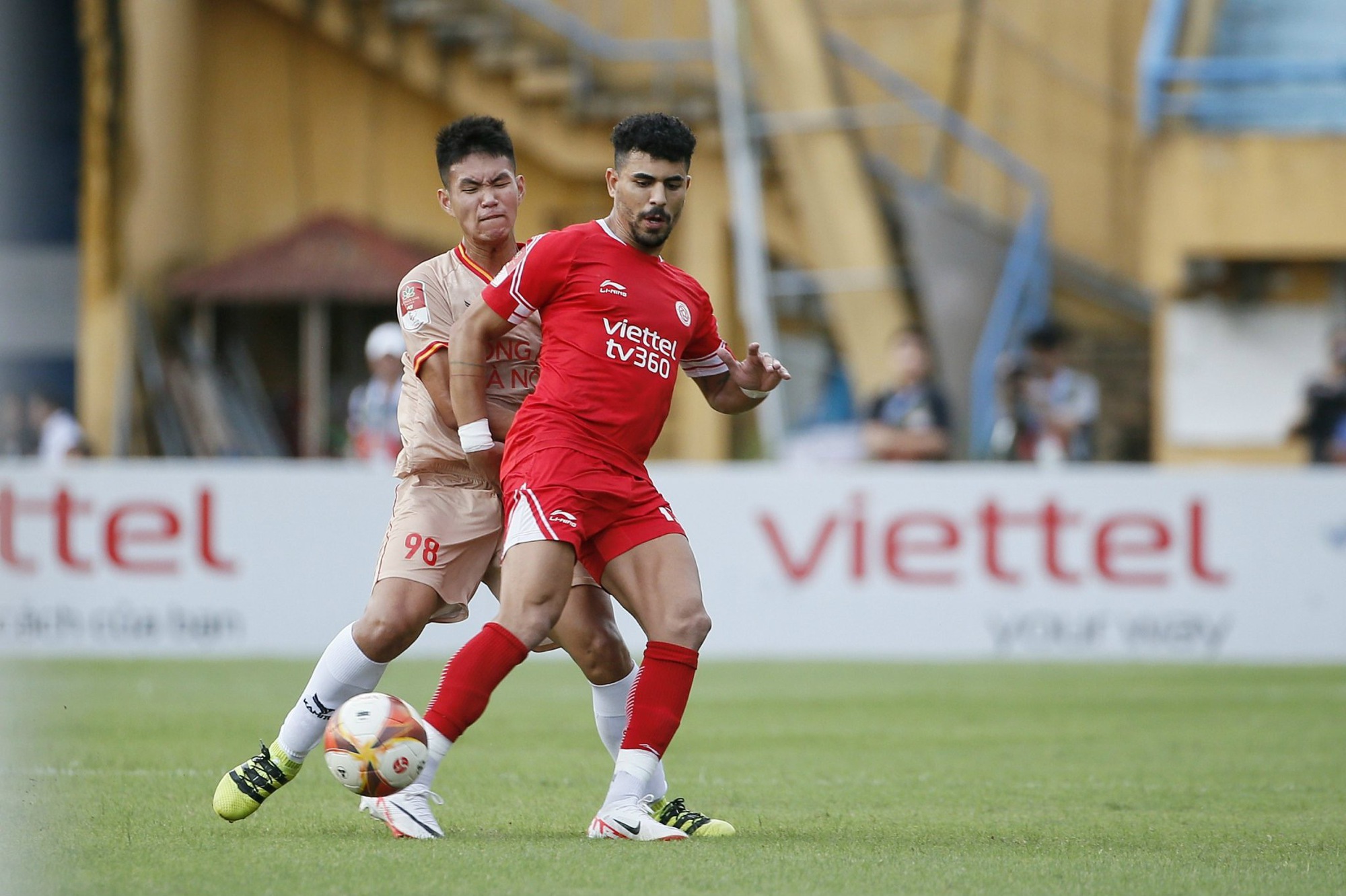 Quang Hải ghi bàn đầu tiên tại V-League CLB CAHN thắng đậm CLB Viettel  - Ảnh 1.