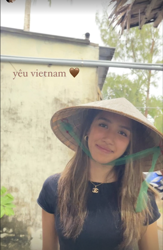 Nổi tiếng nhờ bố, con gái Thái VG không ngại &quot;khoe&quot; tiếng Việt... chưa sõi - Ảnh 2.