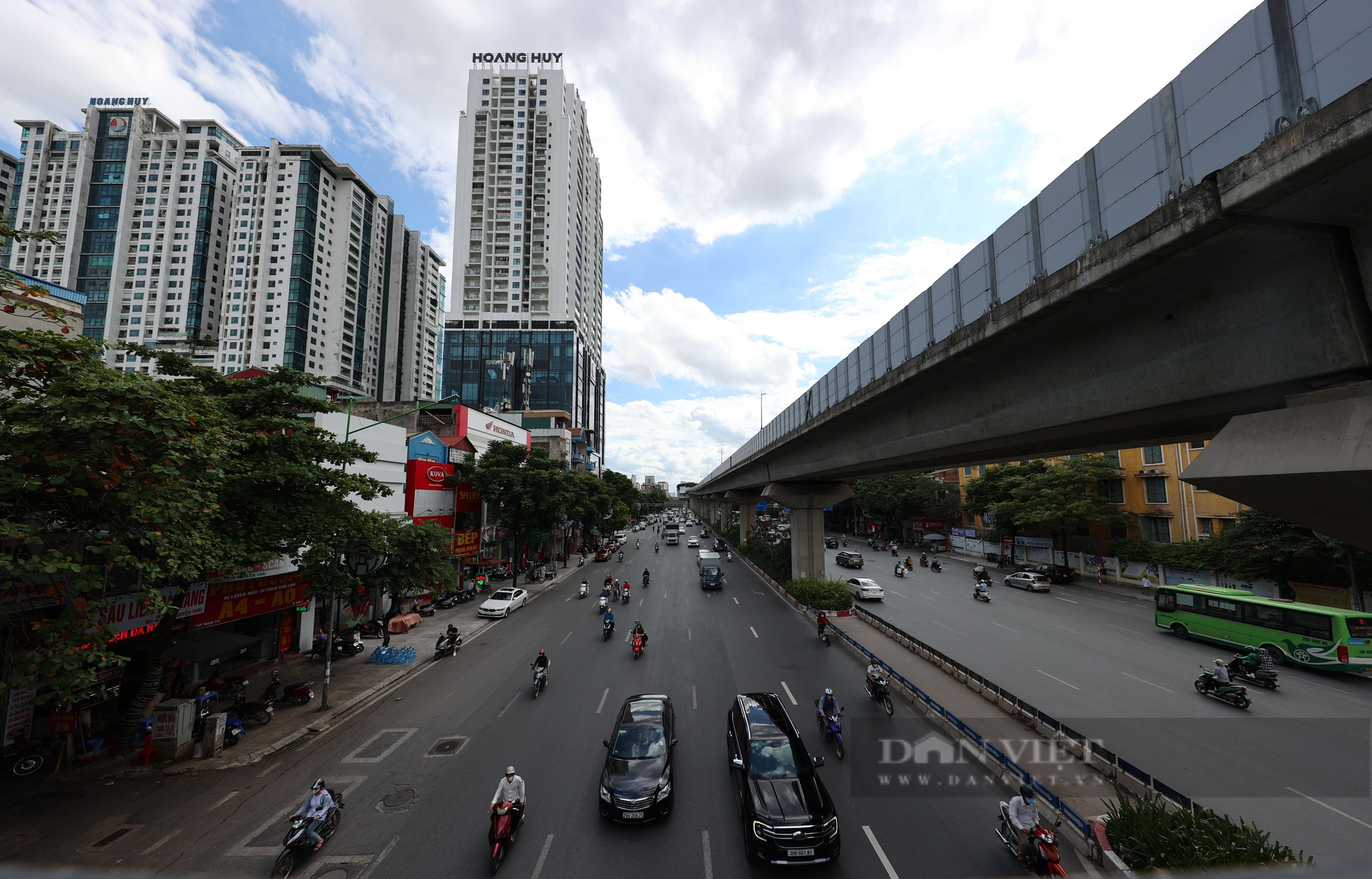 Ảnh ấn tượng tuần: Ngôi chùa dát vàng ở Hưng Yên và Đông Anh trước ngày lên quận - Ảnh 1.