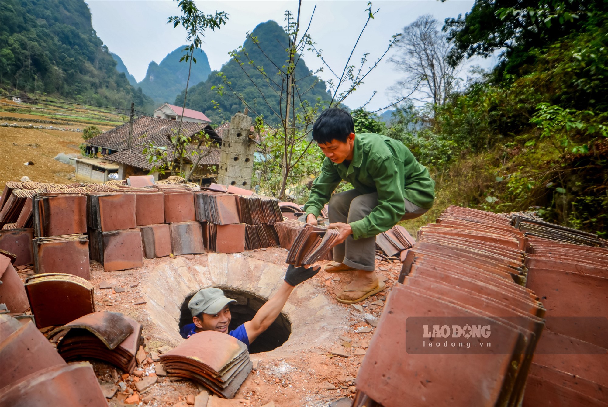 Nghề làm ngói âm dương có một không hai ở Cao Bằng - Ảnh 11.