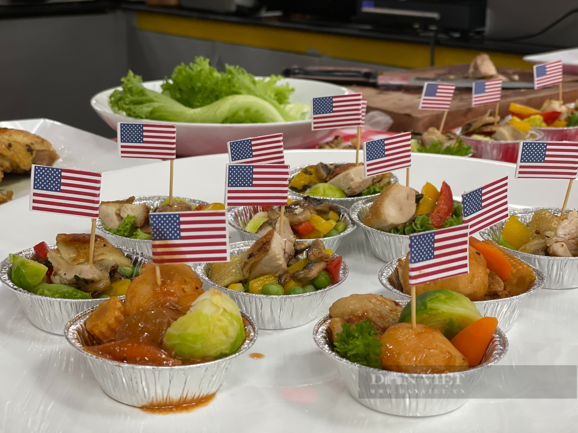 Doanh nghiệp Hoa Kỳ mang thịt gà, trái cây, đồ uống đến TP.HCM - Ảnh 2.