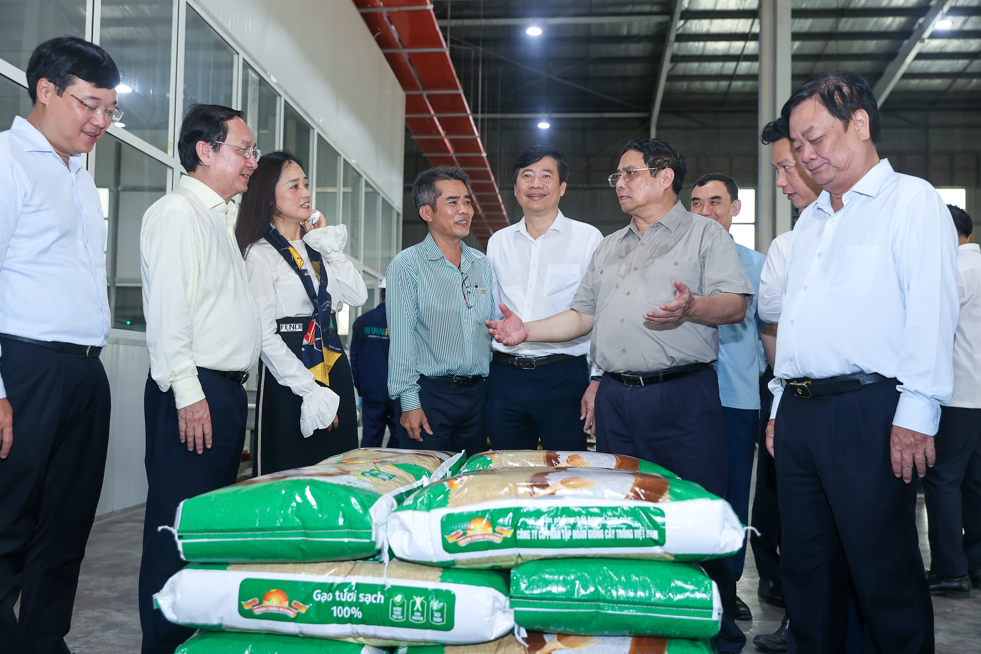 Thủ tướng Phạm Minh Chính: Phải tiếp tục đổi mới tư duy về sản xuất nông nghiệp - Ảnh 5.