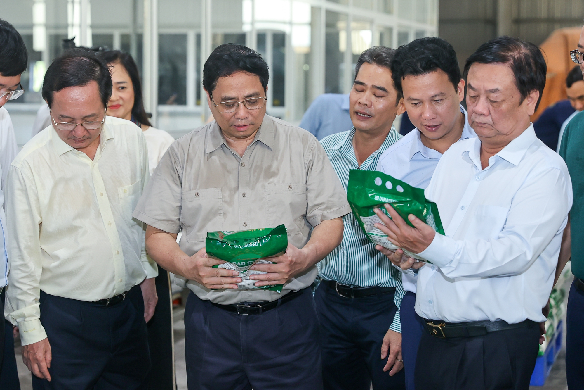 Thủ tướng Phạm Minh Chính: Phải tiếp tục đổi mới tư duy về sản xuất nông nghiệp - Ảnh 6.