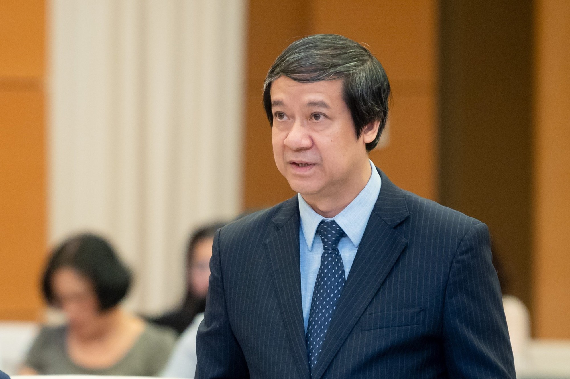 Bộ trưởng Nguyễn Kim Sơn nói gì trước ý kiến &quot;giao Bộ GDĐT làm một bộ SGK của nhà nước?&quot; - Ảnh 2.
