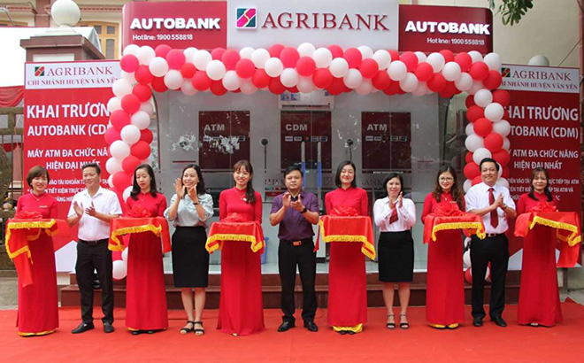 Agribank Bắc Yên Bái đưa dịch vụ ngân hàng số đến gần với người dân - Ảnh 2.