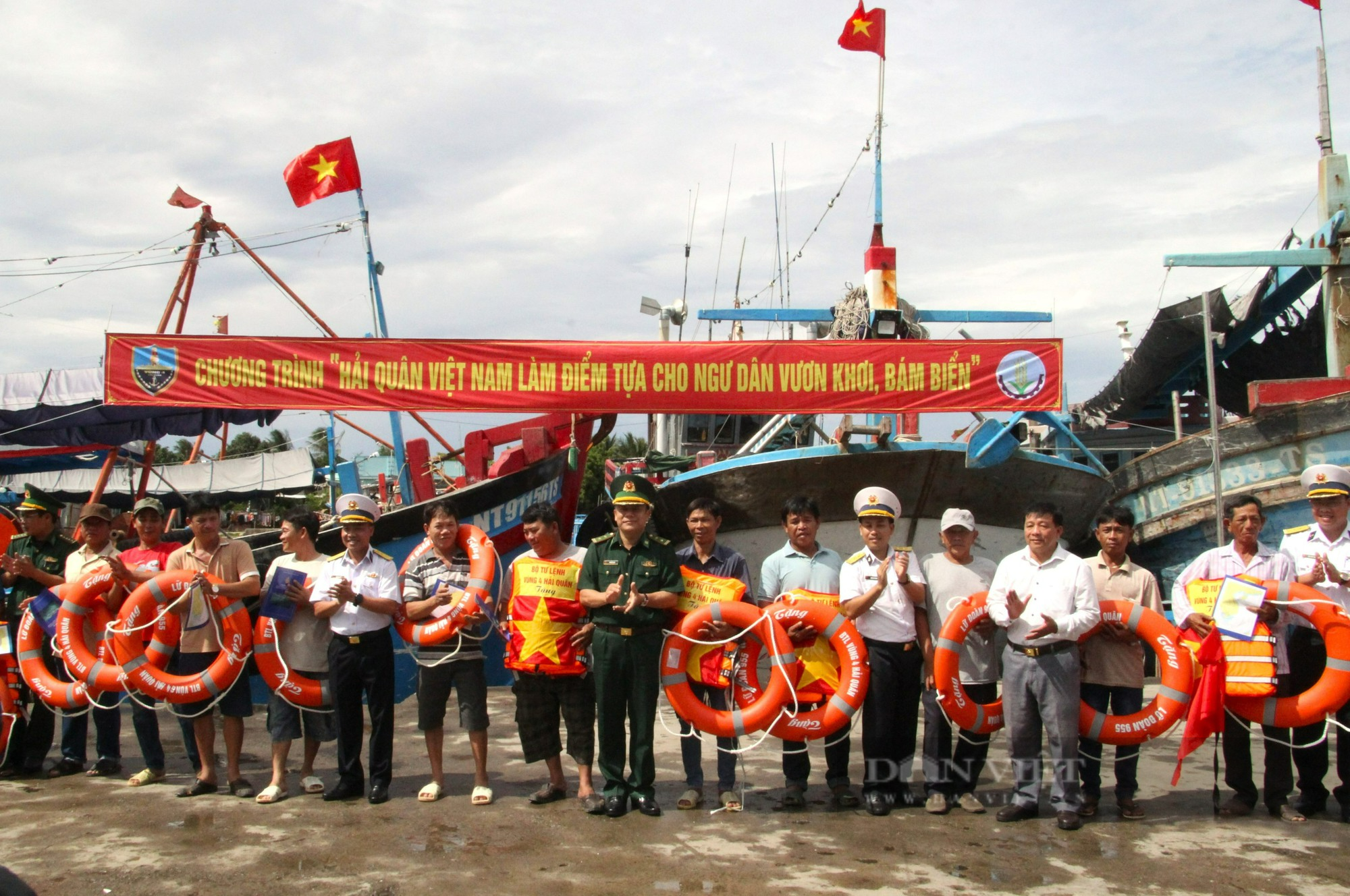 Từ lái tàu thêu thành ông chủ 5 tàu cá “khủng”, lão ngư Trần Công Thắng ở Ninh Thuận Nông dân suất sắc năm 2023 - Ảnh 12.