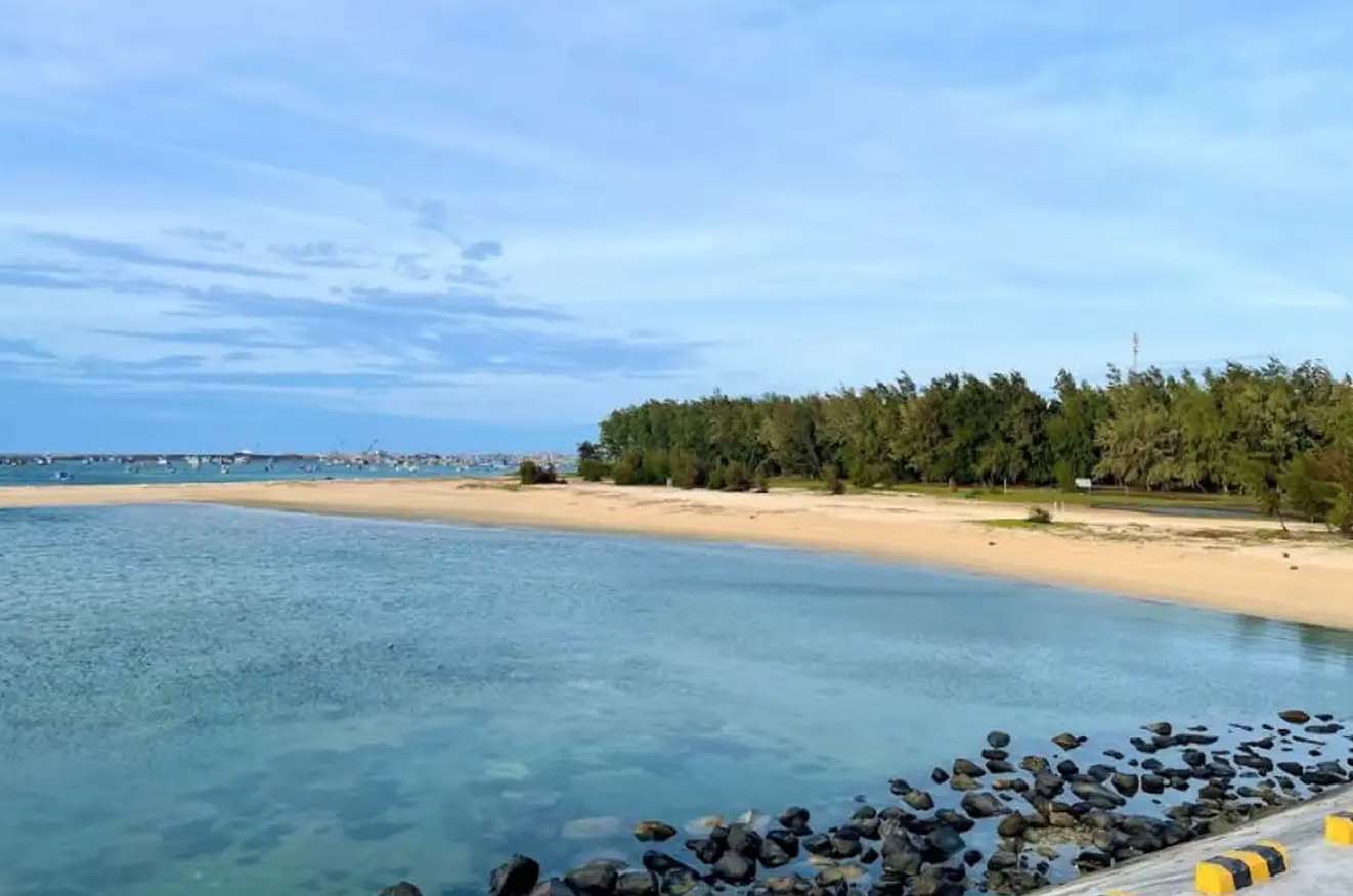 Bỏ túi những địa điểm siêu đẹp, cực chill ở đảo Phú Quý - Ảnh 3.