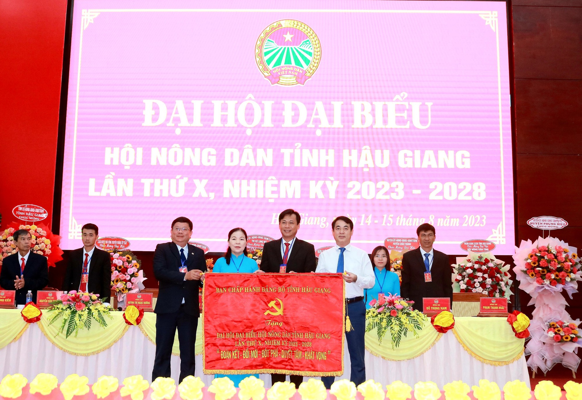 Đại hội Đại biểu Hội Nông dân tỉnh Hậu Giang lần thứ X: Bầu 29 đại biểu vào Ban Chấp hành khoá mới - Ảnh 13.