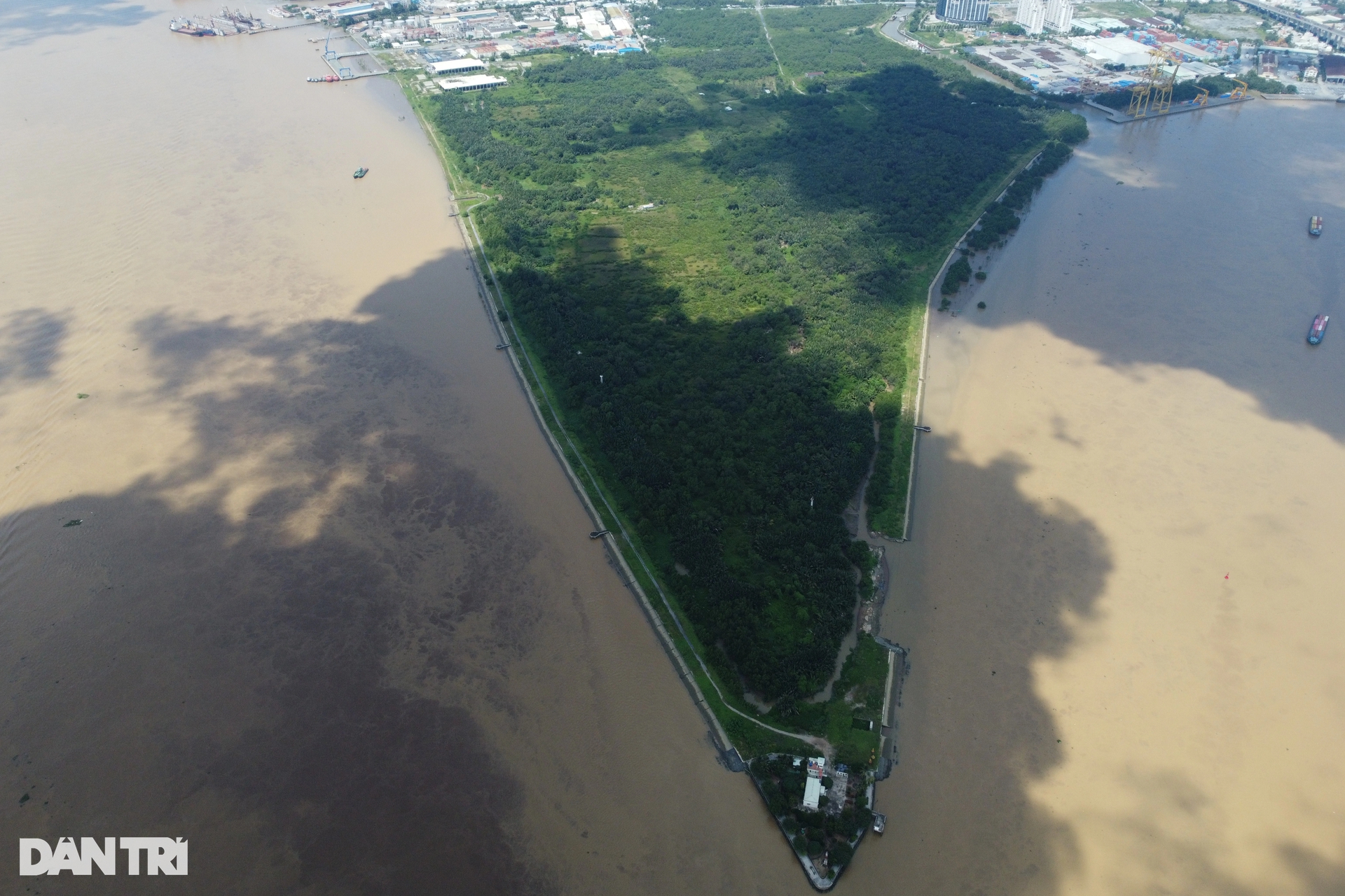 Con đường ven sông Sài Gòn dài khoảng 3km la liệt dự án tỷ USD - Ảnh 3.