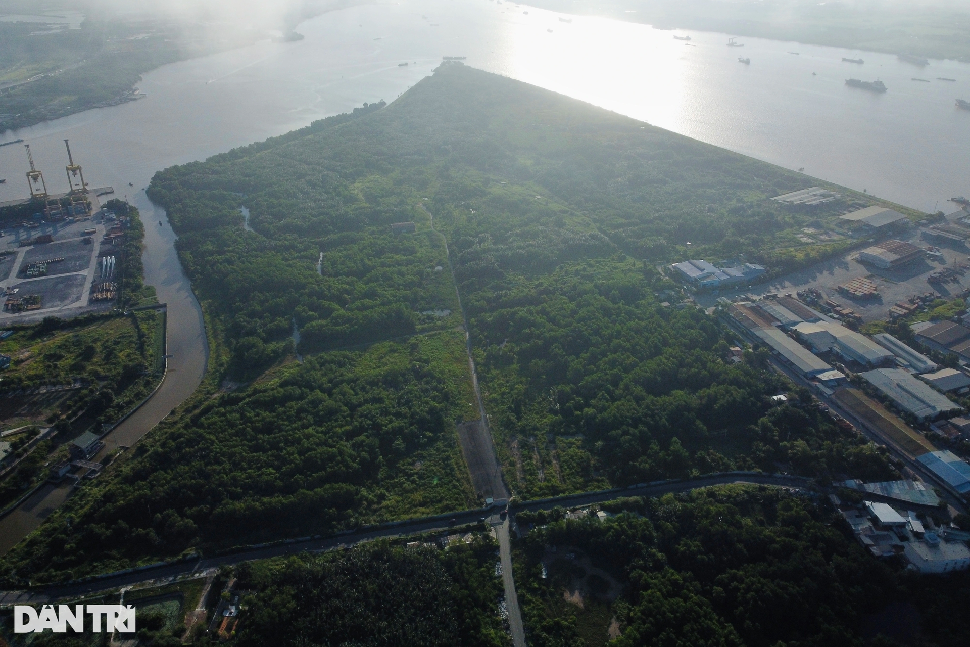 Con đường ven sông Sài Gòn dài khoảng 3km la liệt dự án tỷ USD - Ảnh 4.