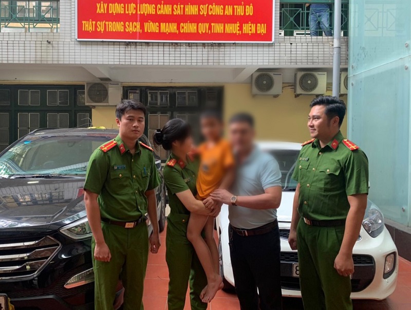 Vụ bắt cóc bé trai 7 tuổi ở Long Biên, Hà Nội:  - Ảnh 1.