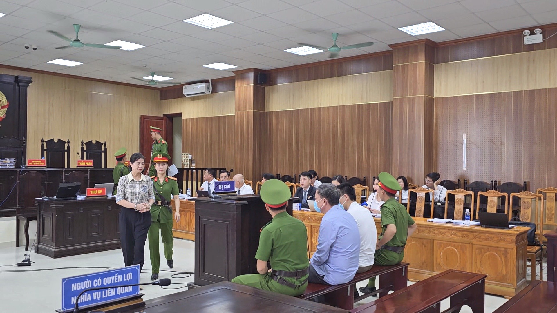 Nguyên giám đốc Sở GDĐT Thanh Hoá bị đề nghị xử phạt mức án từ 4 - 5 năm tù - Ảnh 1.