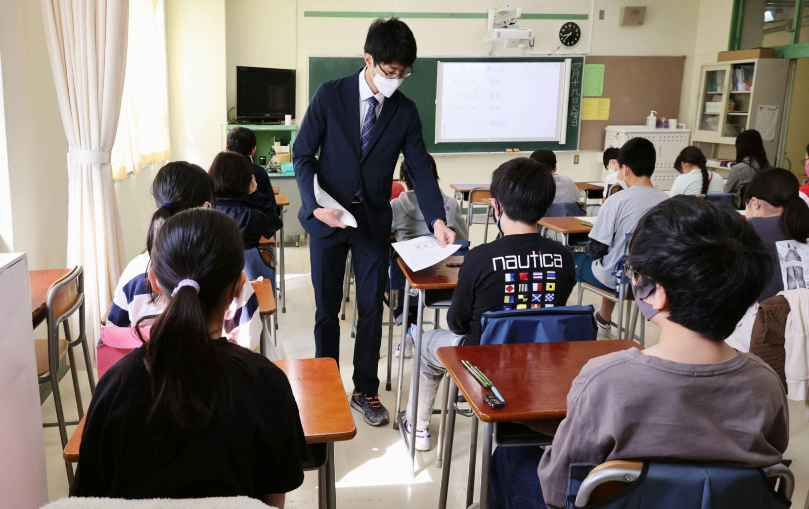 Giáo viên nghỉ việc vì sức khỏe tâm thần ở Nhật Bản tăng cao kỷ lục - Ảnh 1.