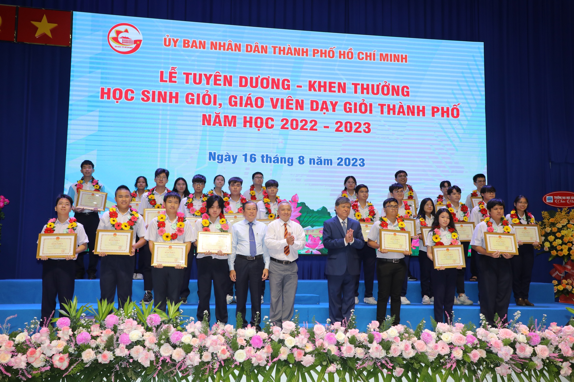 TP.HCM vinh danh 431 học sinh giỏi tiêu biểu, có thành tích xuất sắc trước thềm năm học mới
 - Ảnh 3.