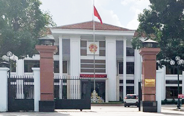 Tỉnh Quảng Ngãi bác đề nghị chuyển sang đối thoại vụ kiện liên quan đến cấp, huỷ sổ đỏ  - Ảnh 1.