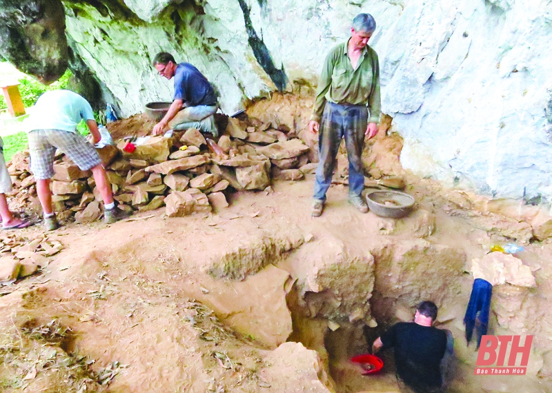 Một hang đá ở Thanh Hóa có tổ mối khổng lồ án ngữ, phát lộ hiện vật gì mà khai quật khảo cổ 4 lần? - Ảnh 1.