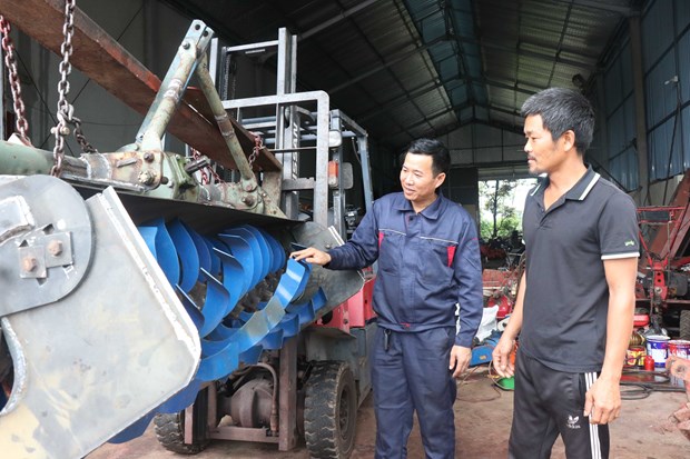 Một nông dân Bắc Ninh sáng chế loạt máy nông nghiệp, cả làng phục lăn - Ảnh 1.