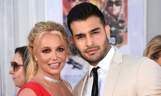 Britney Spears ly hôn lần thứ 3 sau 14 tháng cưới - Ảnh 1.
