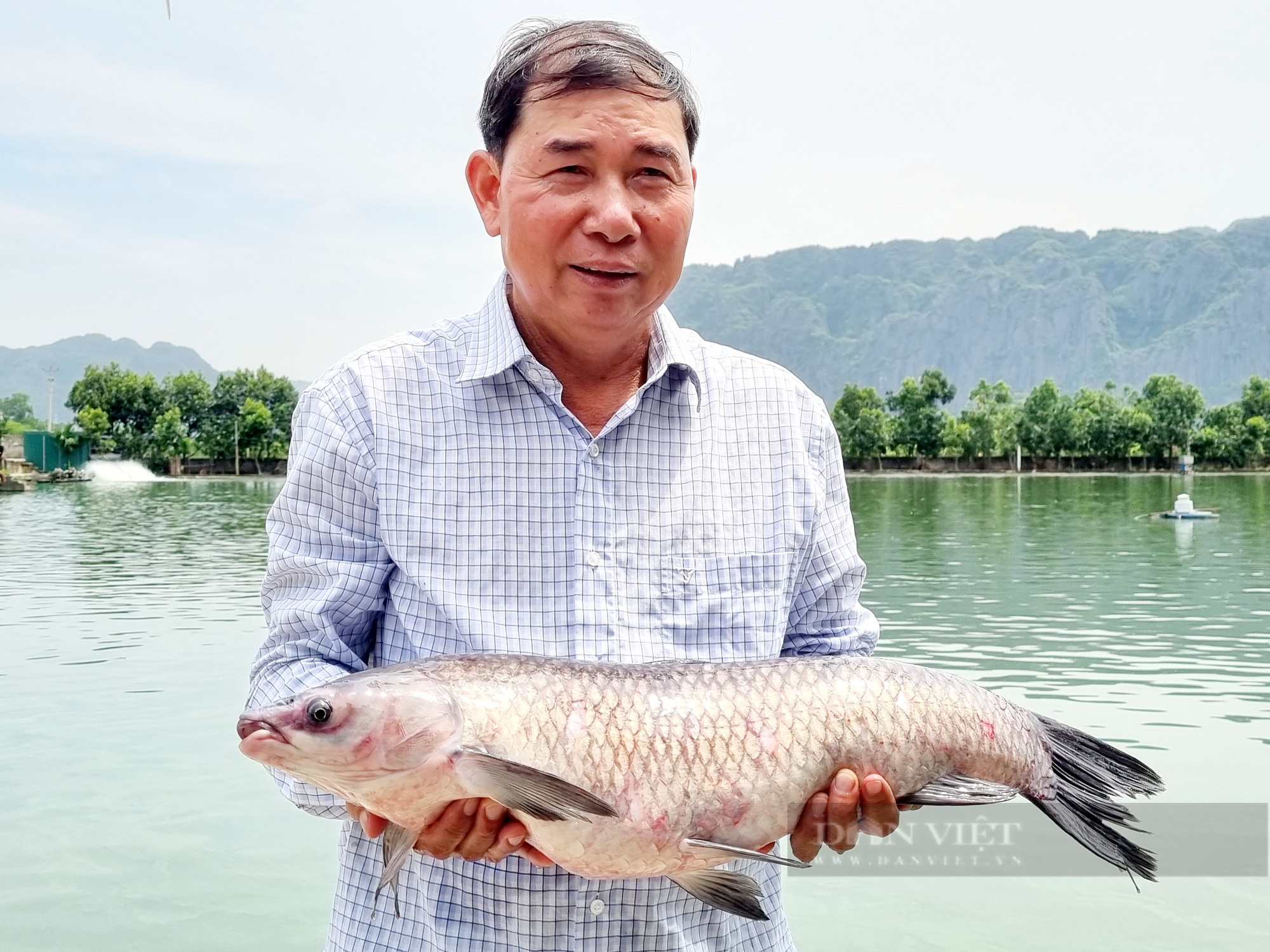 Chuyển đổi số trong nuôi cá nước ngọt, nông dân Việt Nam xuất sắc 2023 ở Ninh Bình có doanh thu gần 4 tỷ đồng - Ảnh 2.