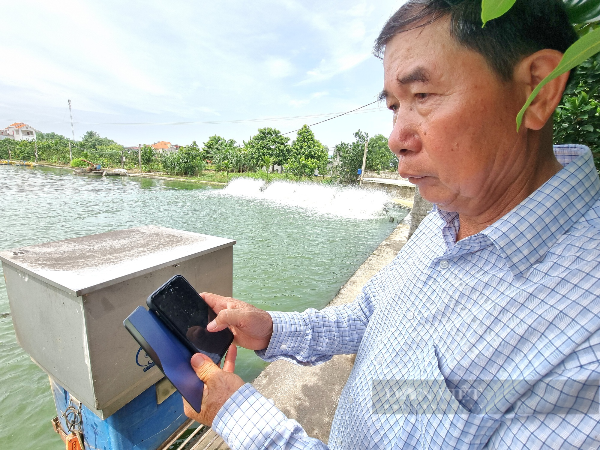 Chuyển đổi số trong nuôi cá nước ngọt, nông dân Việt Nam xuất sắc 2023 ở Ninh Bình có doanh thu gần 4 tỷ đồng - Ảnh 3.