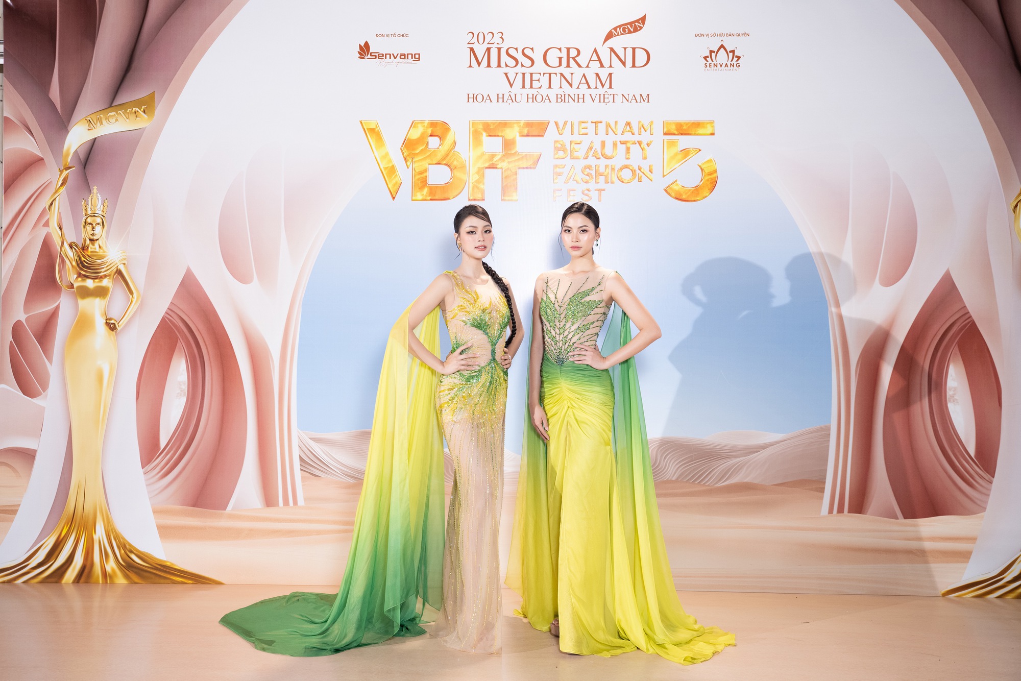 Á hậu Đào Hiền và chị gái Đào Hà gây ấn tượng trên sàn diễn thời trang - Ảnh 4.