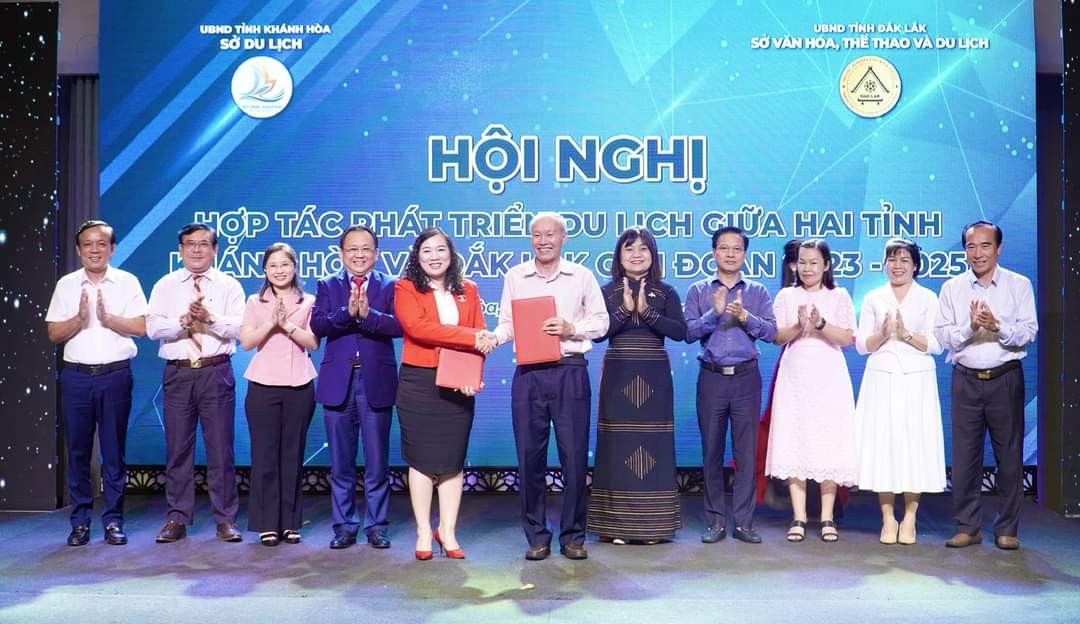 Gần 100 doanh nghiệp dự hội nghị hợp tác phát triển du lịch giữa Khánh Hòa và Đắk Lắk - Ảnh 1.