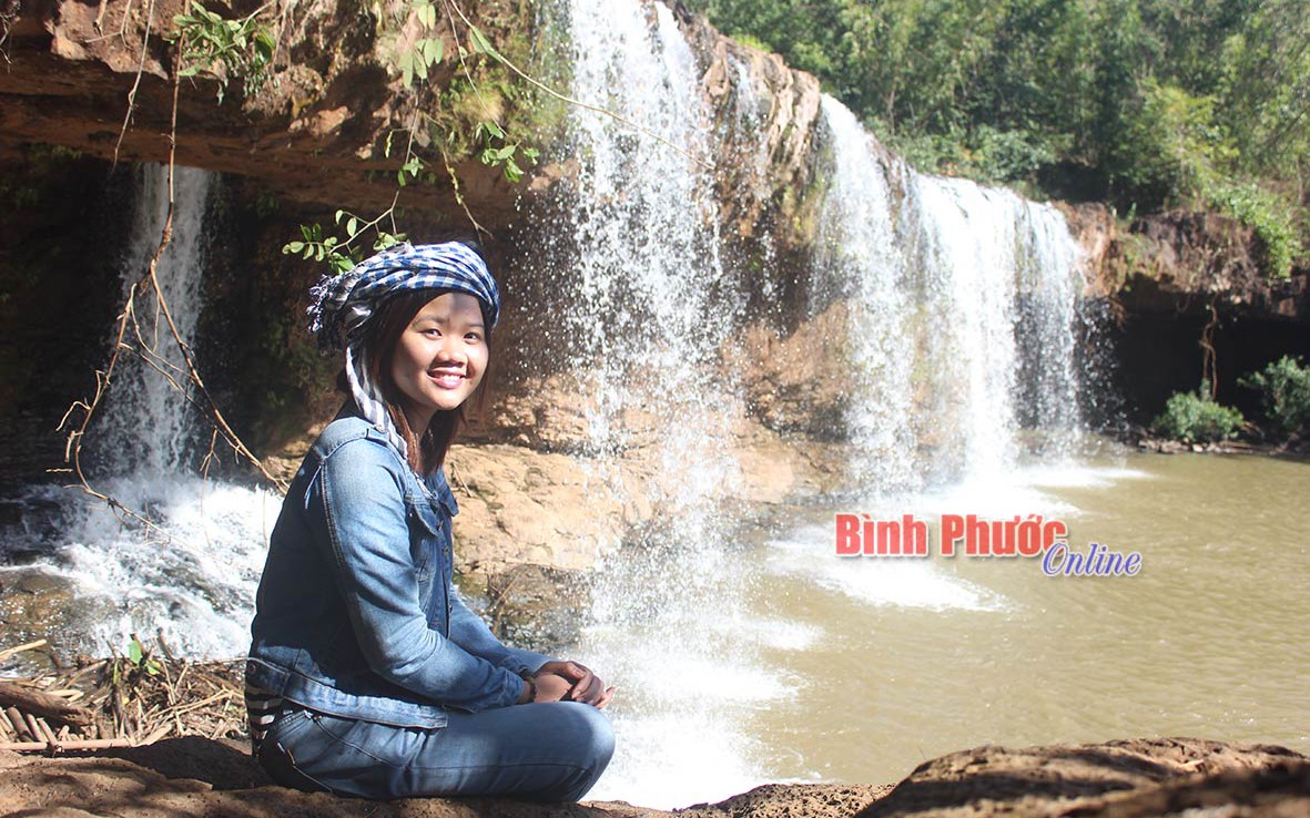 Thác nước "tựa phát hờn" ở Bình Phước, nhiều người lên tắm, và đây là top 5 đẹp nhất