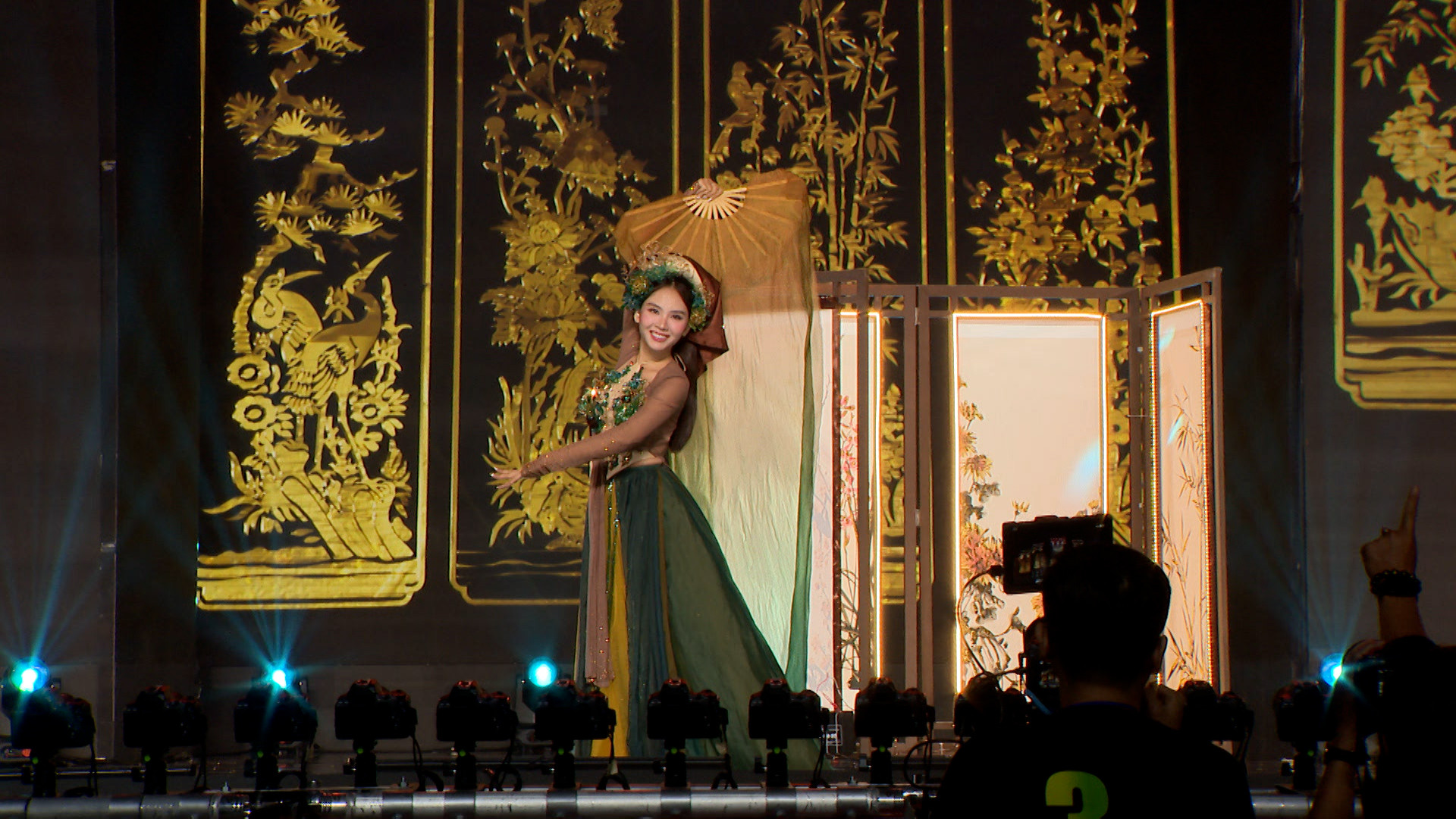 Phần thi trang phục dân tộc Miss Grand Vietnam 2023: 44 thí sinh tranh tài - Ảnh 3.